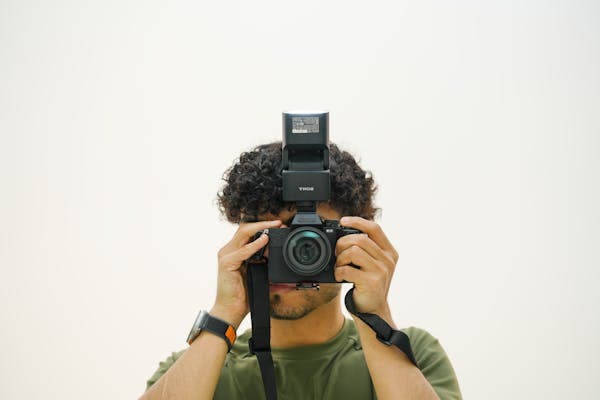 How To Use Bounce Flash for Artificial Light That Looks Natural