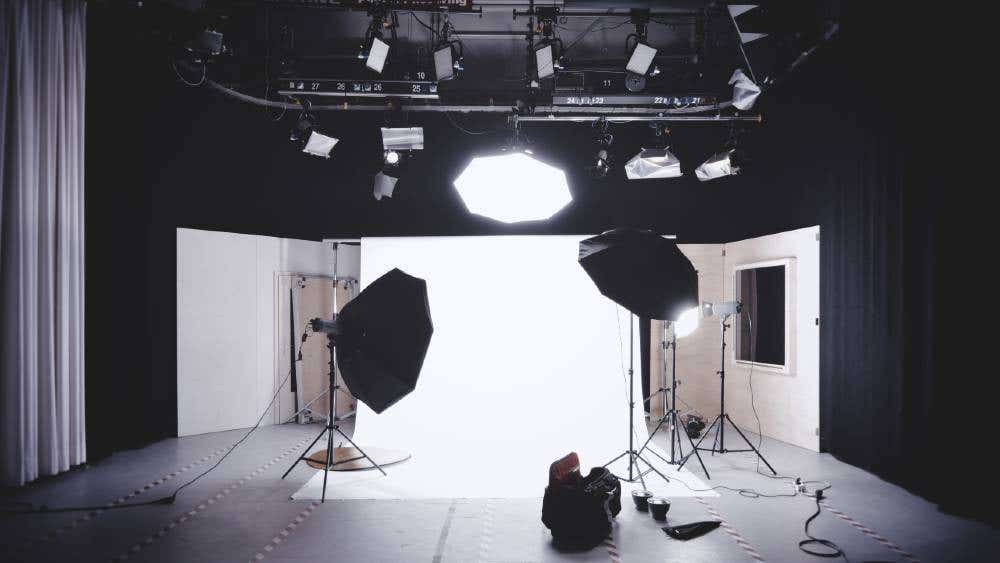 Flash vs constant light comparison — which is the best artificial lighting for photography and video in 2026?
