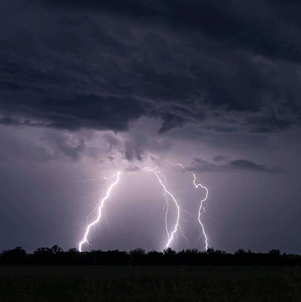 How To Capture Lightning Photos