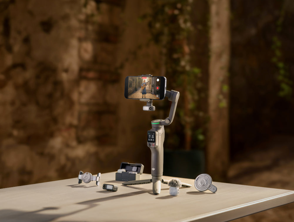 DJI OSMO MOBILE 8 PRO Gimbal - Creator Combo