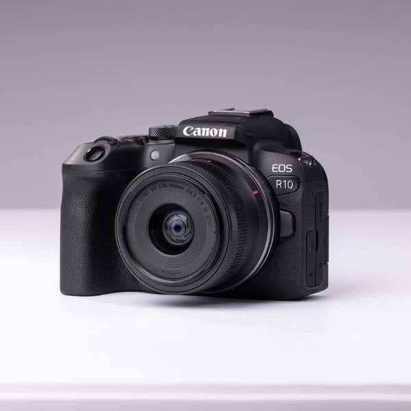 Canon EOS R10 + 18-45mm STM Kit