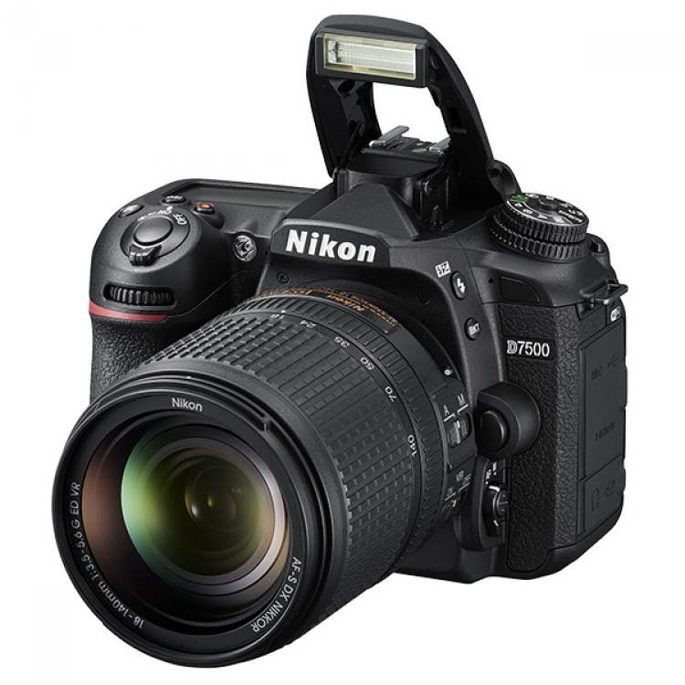 Nikon D7500