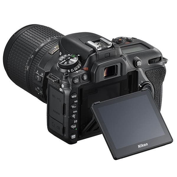 Nikon D7500 + 18-140mm f3.5-5.6 G ED VR Kit