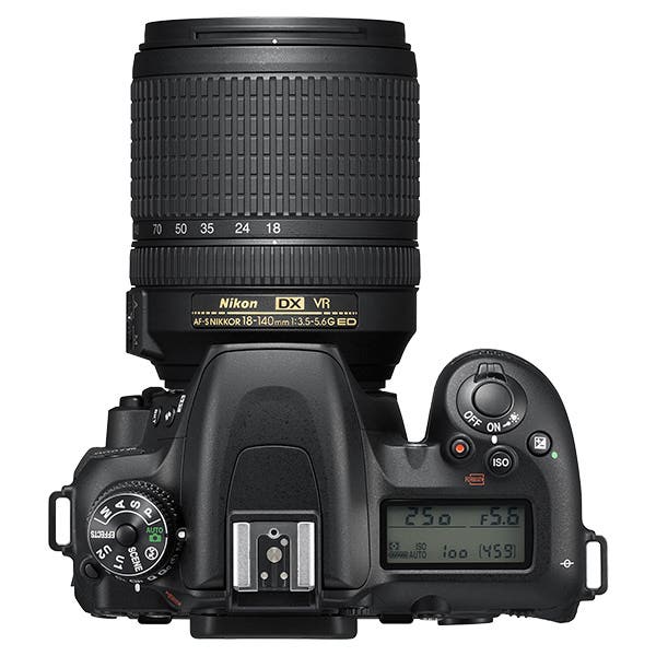 Nikon D7500 + 18-140mm f3.5-5.6 G ED VR Kit