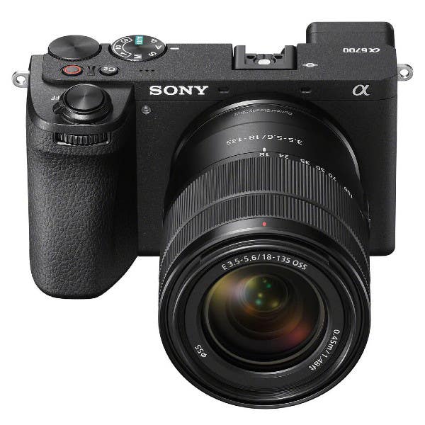 Sony A6700 + 18-135mm