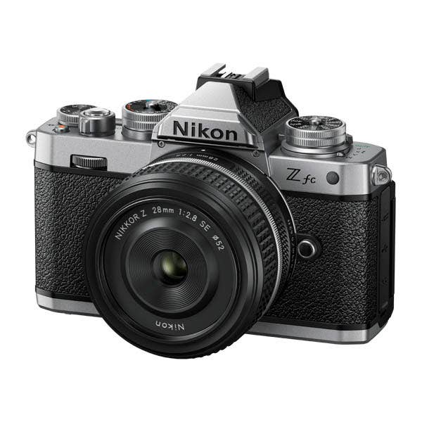 Nikon Z fc + 28mm f2.8 Kit Silver