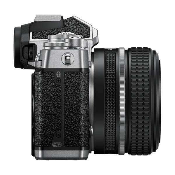 Nikon Z fc + 28mm f2.8 Kit Silver
